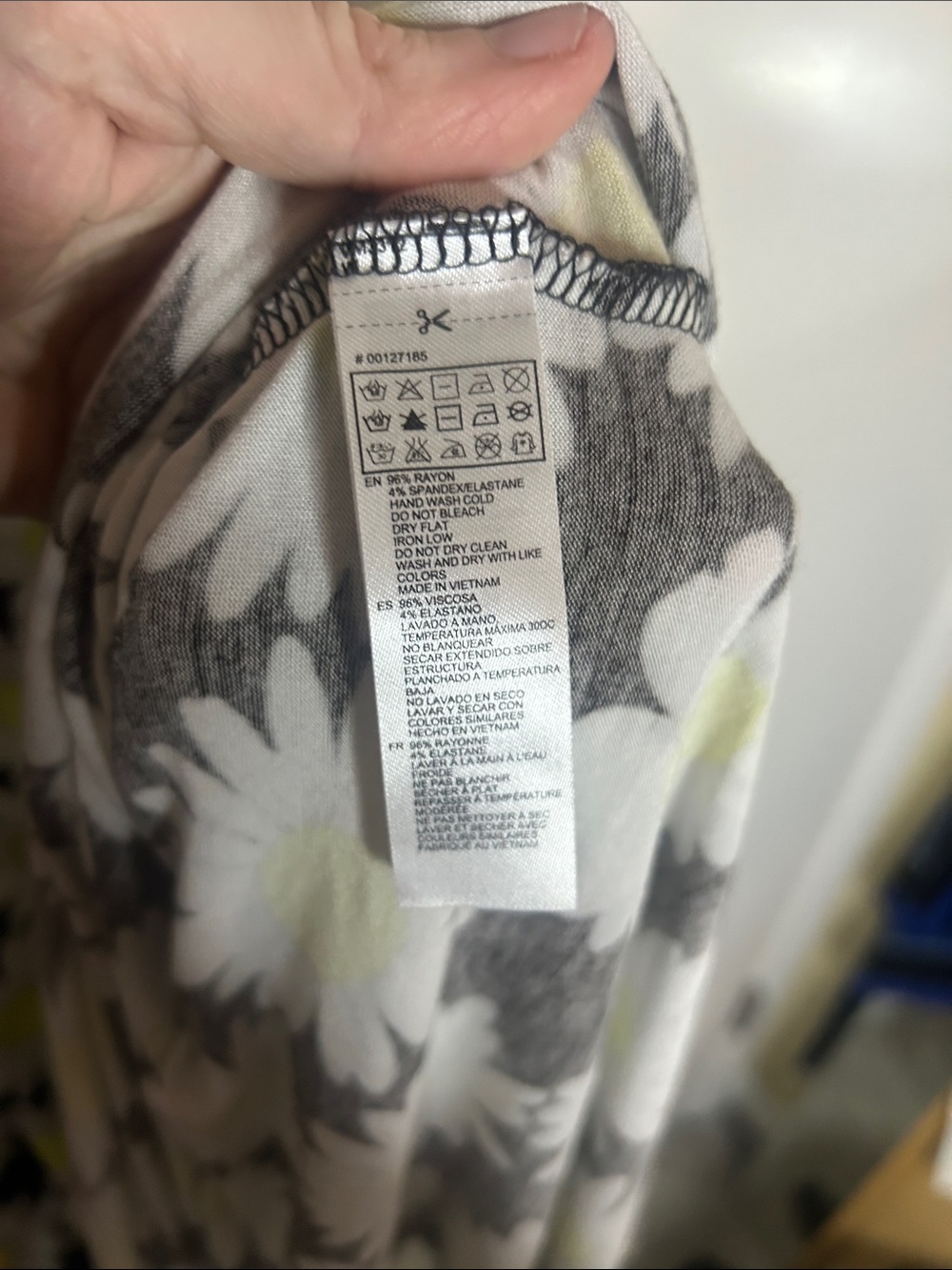 Soft Daisy Maxi Dress - Picture 8 of 10